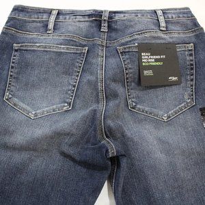 BRAND NEW Silver Jeans Capris!